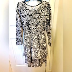 Womens medium Lularoe Georgia dress